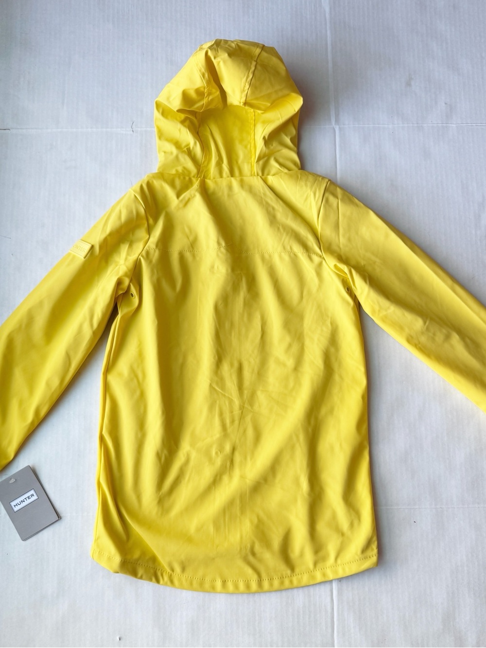 Hunter New Boys Water
Resistant Long Hooded Rain Jacket in Yellow NWT Size 8Y - Picture 8 of 14